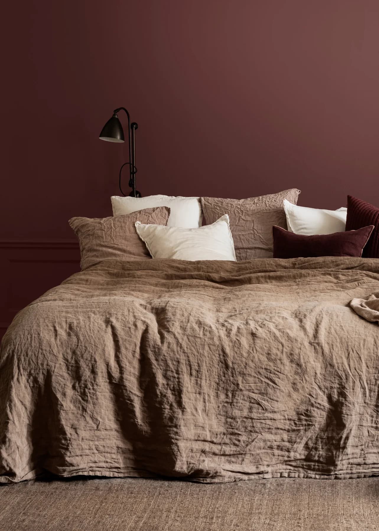 Phòng ngủ màu Sophisticated Red
