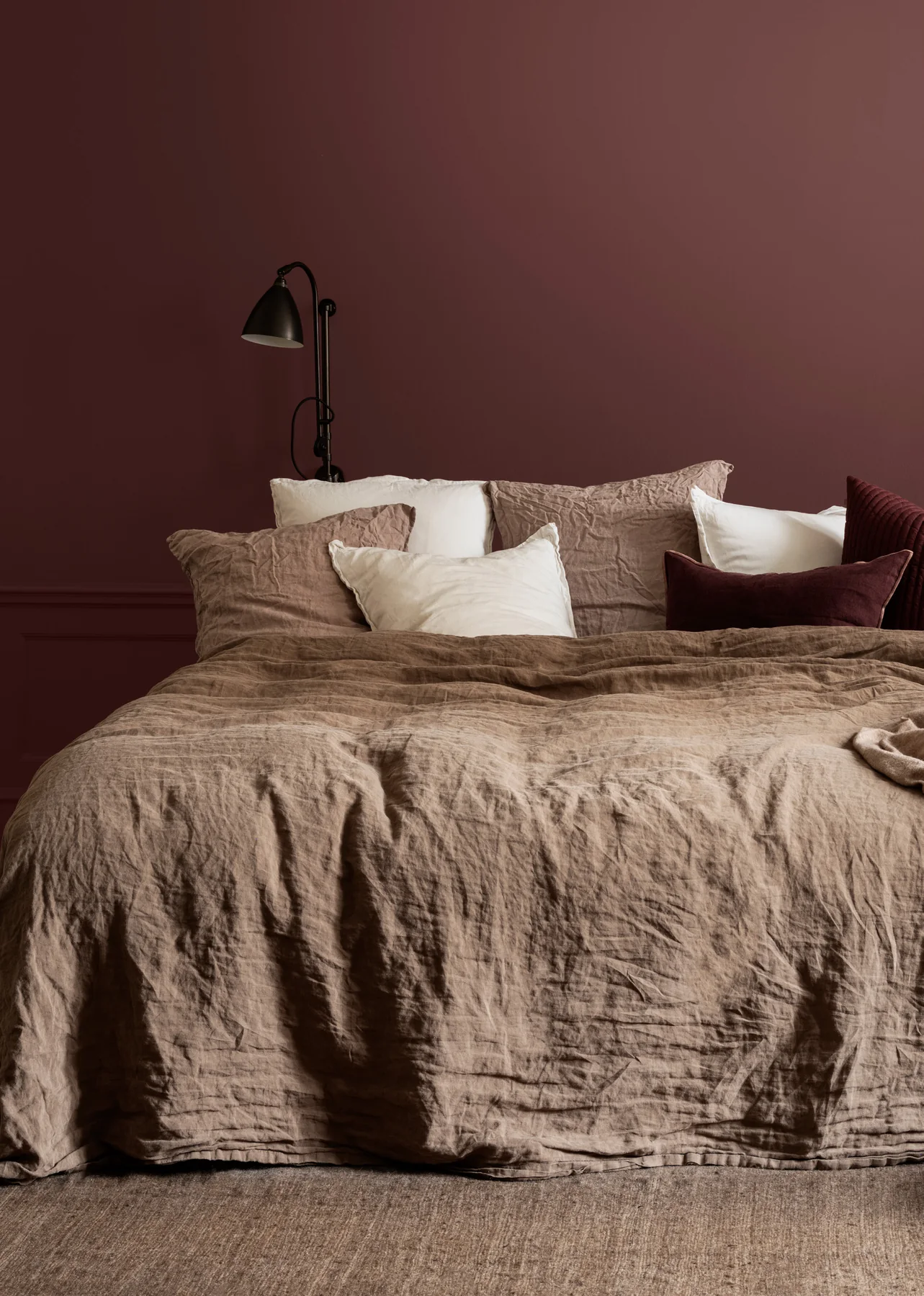 Phòng ngủ màu Sophisticated Red