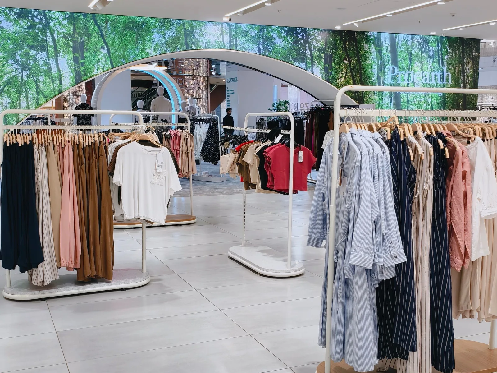 Chọn sơn cho cửa hàng, showroom và quán cà phê